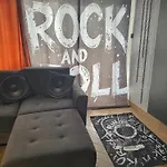 Апартаменты Rock & Roll 33 Щитно